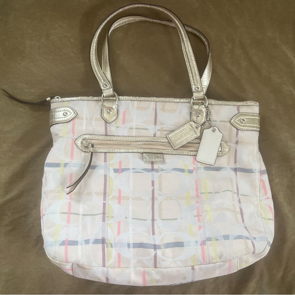 Rare Coach Daisy Tote